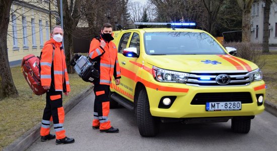 ФОТО: Рижские бригады скорой помощи получили новые автомобили