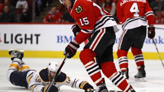 Artem Anisimov Chicago vs Buffalo Sabres