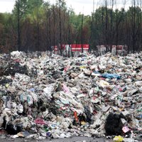 EK brīdina Latviju par nepietiekamu atkritumu pārstrādi, vēsta raidījums