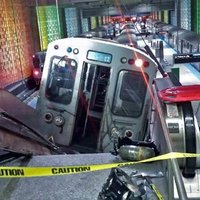 Čikāgā vilciens ietriecies eskalatorā; desmitiem cietušo