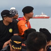 'AirAsia' nokritusī lidmašīna uzieta, atrasti 40 mirušie