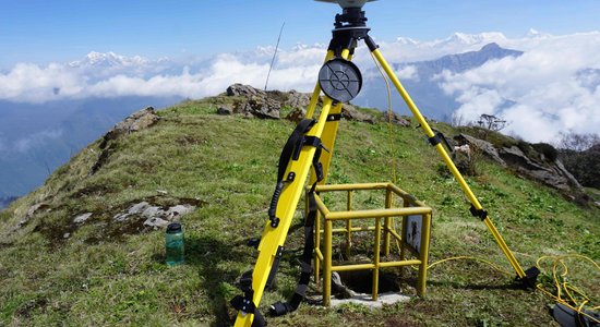 Everests izrādās par četriem metriem augstāks, konstatē Ķīna un Nepāla