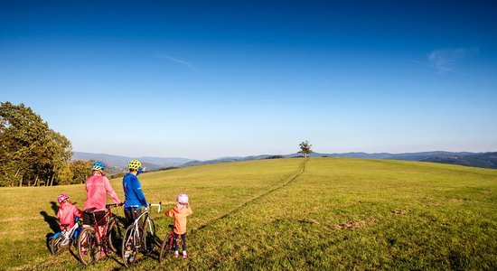 Gar ezeriem un pilīm: 10 velomaršruti pa Čehiju, kas patiks arī bērniem