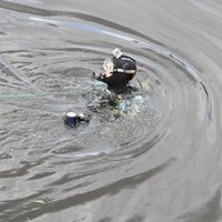 В Гаркалне утонул 81-летний мужчина, найдено тело пловца в пруду Марас