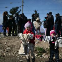 ES plāno atvēlēt 700 miljonus eiro palīdzībai bēgļu krīzes skartajām valstīm
