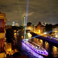 Foto: Berlīnes slavenākie objekti mirdz gaismas festivālos