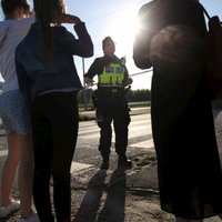 Žurnālistu par palīdzību sīrietim nokļūt Zviedrijā tiesās par cilvēku kontrabandu
