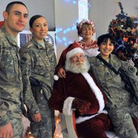 Фоторепортаж: Как на базах НАТО отметили Рождество