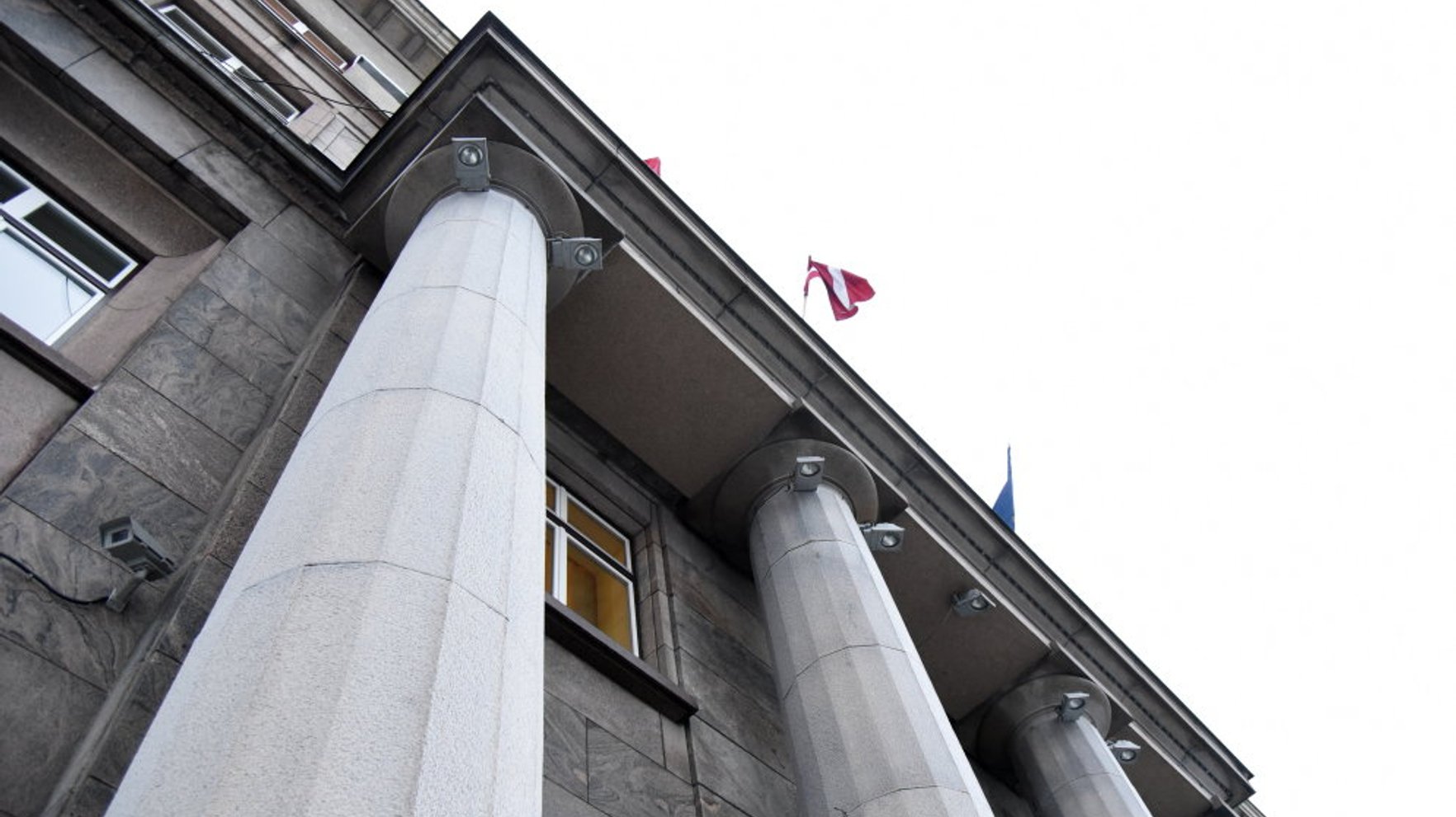 Iespējamais apdraudējums gaisa telpā – Krīzes vadības centrs ziņo par aktuālo. Video tiešraide