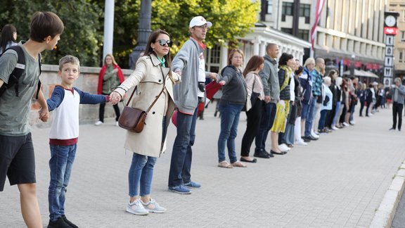 Vakcinācijas pretinieku rīkotā akcija "Baltijas ceļš 2021" - 10