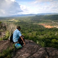 Brīdinājums diktatoram: Gajānā ierodas britu karakuģis