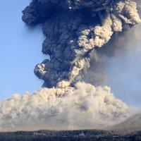 Santorīni vulkāns atņem rekordista laurus Tongas izvirdumam