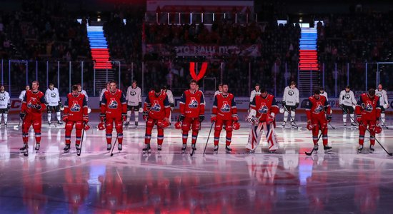 Covid-19 krīze KHL: masveidā inficētā 'Lokomotiv' komanda sodīta ar zaudējumu