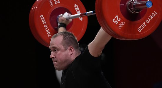 Тяжелоатлет Артур Плесниекс с новым рекордом Латвии завоевал олимпийскую бронзу