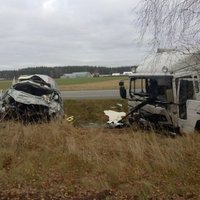 На Via Baltica столкнулись шесть машин: один погибший, четверо пострадавших