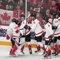 Kanādas un Čehijas juniori iekļūst pasaules čempionāta finālā