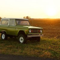 'Ford' atļāvis restaurācijas darbnīcai ražošanā atjaunot 60. gadu 'Bronco' modeli