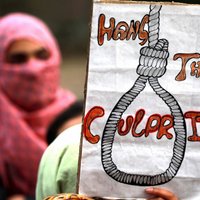Indijā ievieš likumu par nāvessodu piespriešanu bērnu izvarotājiem