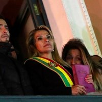 Bolīvijas senatore pasludina sevi par pagaidu prezidenti