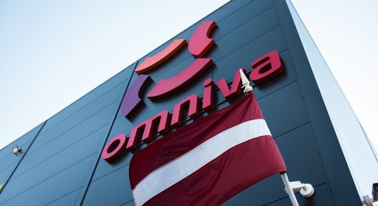 'Omniva' investē 2,8 miljonus eiro, lai Latvijā uzstādītu 92 jaunus pakomātus