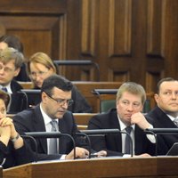 Pēc vairāk nekā deviņas stundas ilgušām debatēm Saeima atbalsta nākamā gada budžetu (teksta tiešraides arhīvs)
