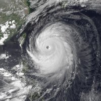 Japānā izsludināts augstākais taifūna trauksmes līmenis