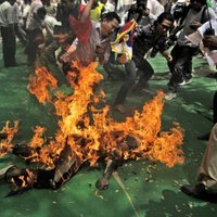 Двое тибетцев совершили "первое самосожжение в Лхасе"