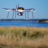 Par drona lidināšanu pie Liepājas lidostas skrejceļa draud pat 3000 eiro sods