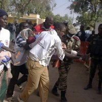 Kamerūnā uzspridzinoties divām teroristēm pašnāvniecēm, nogalināti 19 cilvēki