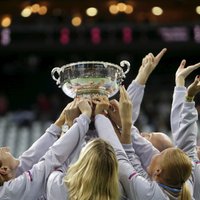Čehijas tenisistes triumfē Federāciju kausa izcīņas finālā