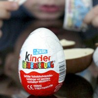 Arī Latvijā salmonelozes riska dēļ atsauc 'Kinder' šokolādes olas