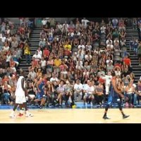 Video: Francijas basketbola zvaigznes labdarības spēles uzsāk jautru danci