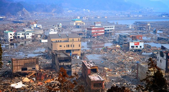 Rudenī Ziemeļamerikas piekrasti varētu sasniegt 221 000 tonnu gruvešu no Japānas cunami