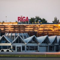 Аэропорт "Рига" предупредил пассажиров об отмене европейских авиарейсов из-за урагана (дополнено)