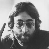В Риге пройдет фестиваль в честь 75-летия со дня рождения Джона Леннона