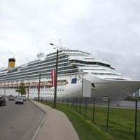 Foto: Rīgā piestāj kruīza kuģis 'rekordists'