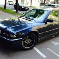 ФОТО: Я паркуюсь как судак. Владельцы BMW продолжают поддерживать марку