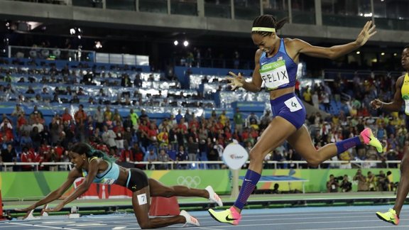 Bahamas Shaunae Miller falls and win gold USA Allyson Felix