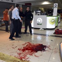 Vardarbība Izraēlā: uzbrukumā Beerševā nogalināts karavīrs