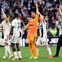 Turīnas 'Juventus' astoto gadu pēc kārtas kļūst par Itālijas čempioni