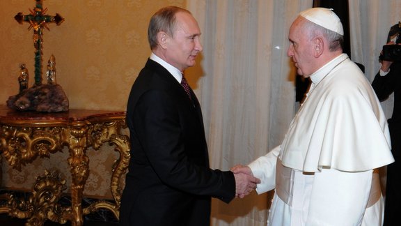 Putins tiekas ar Romas pāvestu Francisku - 3