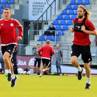 Foto: Latvijas nacionālā futbola izlase sparīgi gatavojas spēlēm pret Ungāriju un Šveici