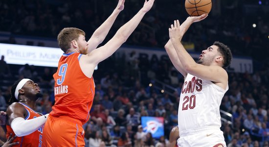 Bertāns atgriežas laukumā, taču 'Thunder' piedzīvo zaudējumu pret 'Lakers'