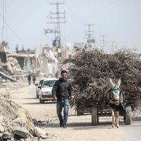 Izraēla atļauj humānās palīdzības 'pagaidu' piegādes pār robežu Gazas joslas ziemeļos