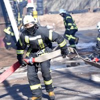 No ugunsgrēka Jelgavā izglābti trīs cilvēki