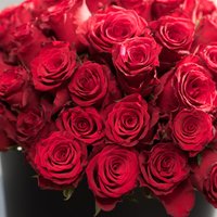 Dāvanas un ziedi – parādi 'Delfi Aculieciniekam' savu Valentīndienas pārsteigumu un piedalies aptaujā!