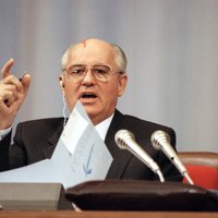 Pēdējam PSKP CK ģenerālsekretāram un pirmajam PSRS prezidentam Gorbačovam 90