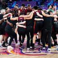 'Eurobasket 2022': Spānija pieveic Turciju; Beļģija un Melnkalne iekļūst izslēgšanas spēlēs