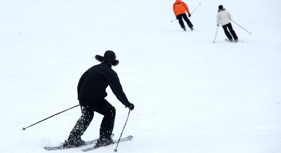 Kalni gatavojas uzņemt ziemas prieku baudītājus