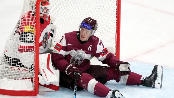 "Paši sev taisījām problēmas" – Latvijas hokejisti pēc sāpīgā zaudējuma apzinās savas kļūdas